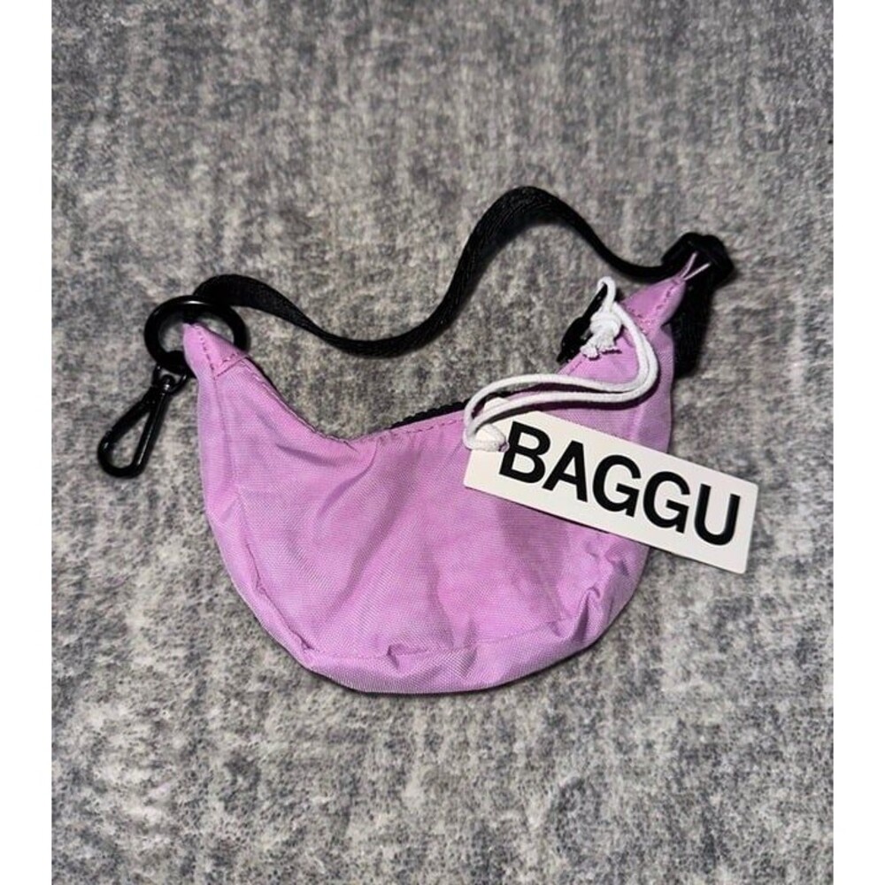 Baggu Crescent keychain